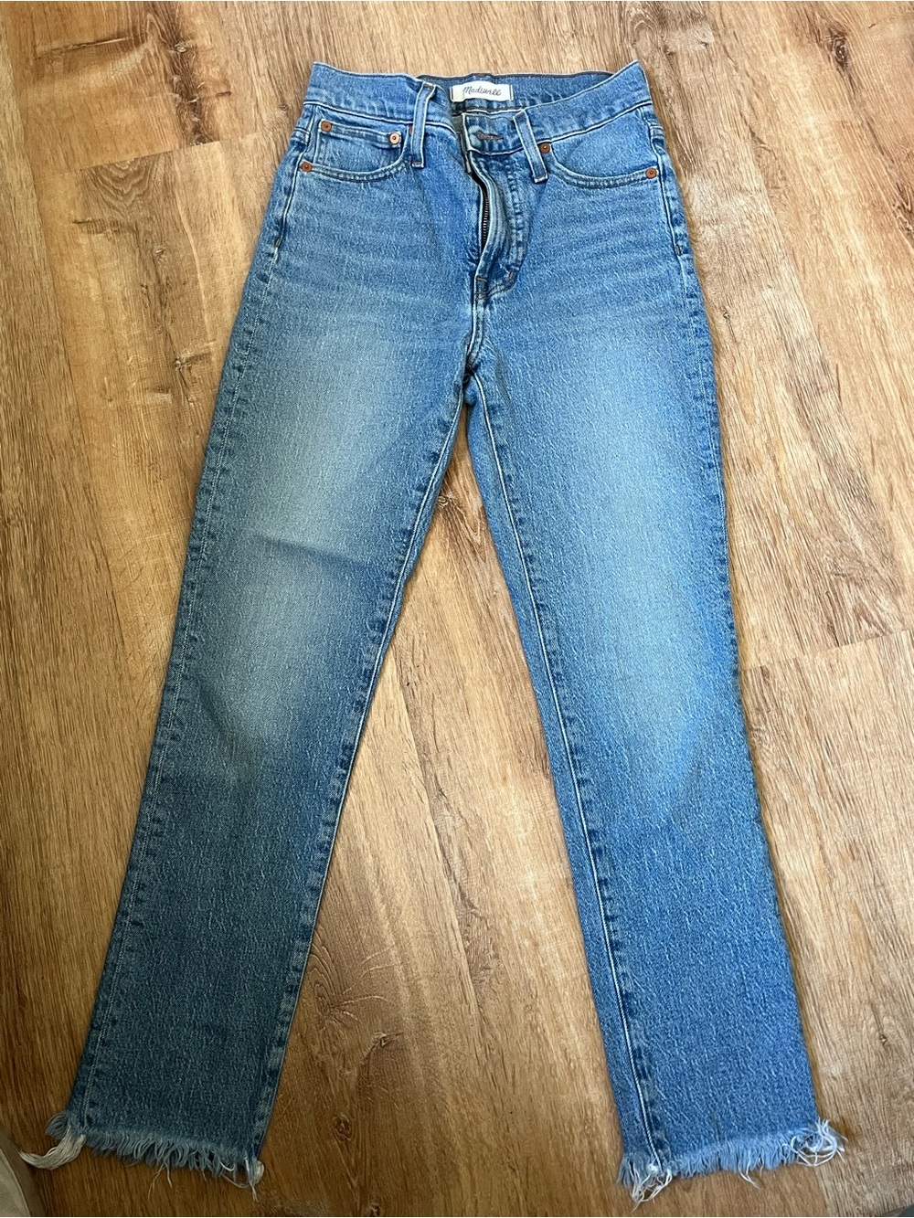 Madewell Women’s Straight Light Blue Denim Jeans with Raw Hem